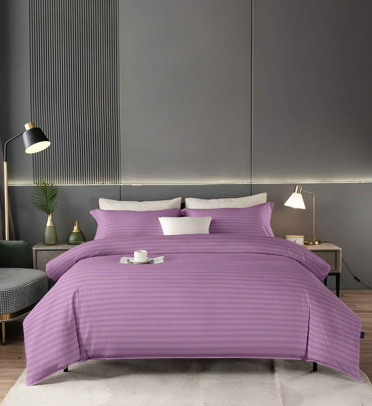 Cotton vs microfiber bedsheet fabric comparison for UAE homes — soft bedding Dubai | Julanar Home Decor