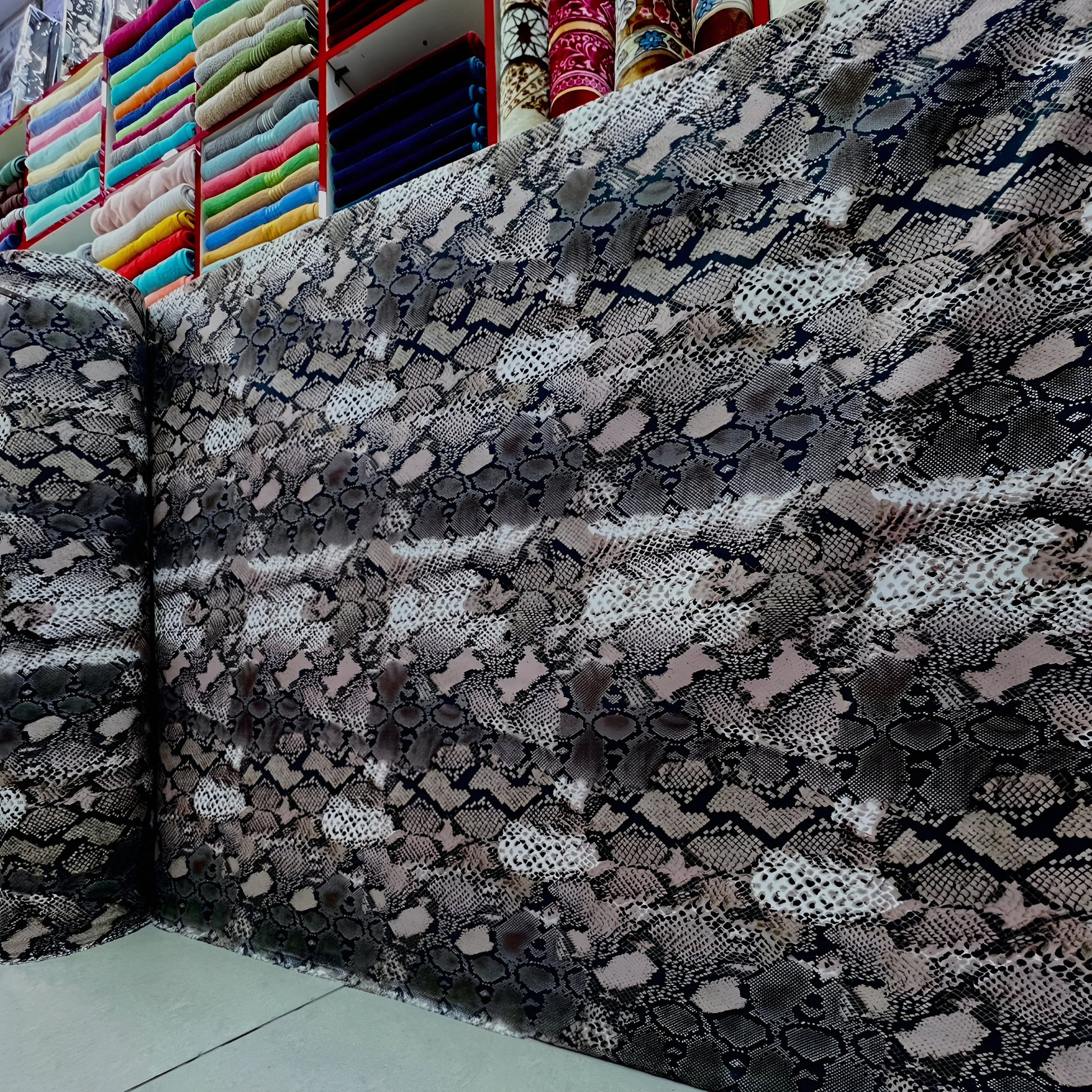Bedsheets Roll Dubai - Luxury Grey Geometric Bedding Fabric - Julanar Home Decor